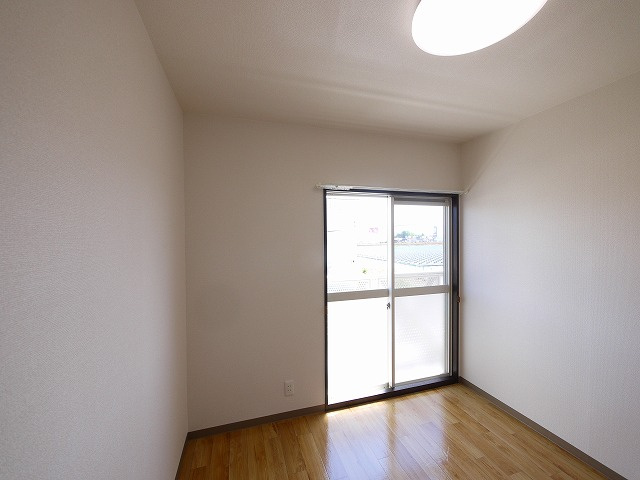 サンハイム　Ａ・Ｂ・Ｃ（杉本町）の寝室|落ち着いた色調の寝室です