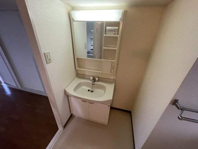 グランドシャトー西明石の独立洗面台