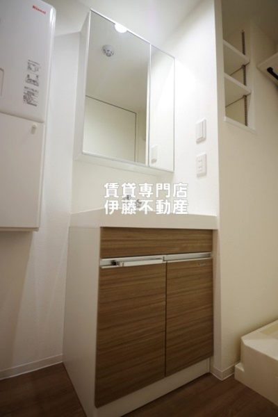 LUORE浄心EASTの洗面所
