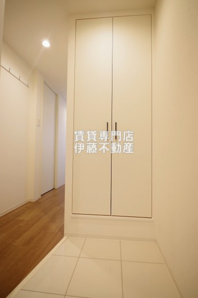 LUORE浄心EASTの玄関