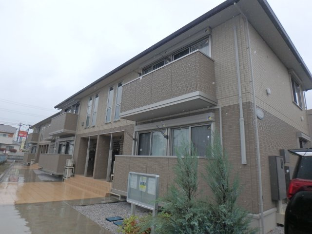 鶴ヶ島市大字上広谷のアパートの外観