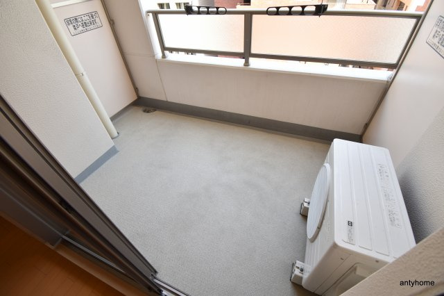 パークフラッツ江坂　仲介手数料無料のバルコニー