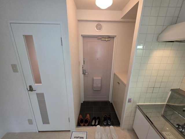 ハイネス成輪の玄関