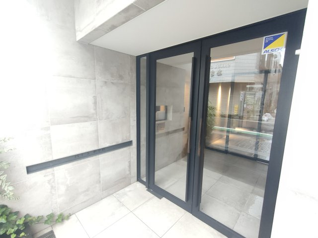 HY’S新小岩のエントランス