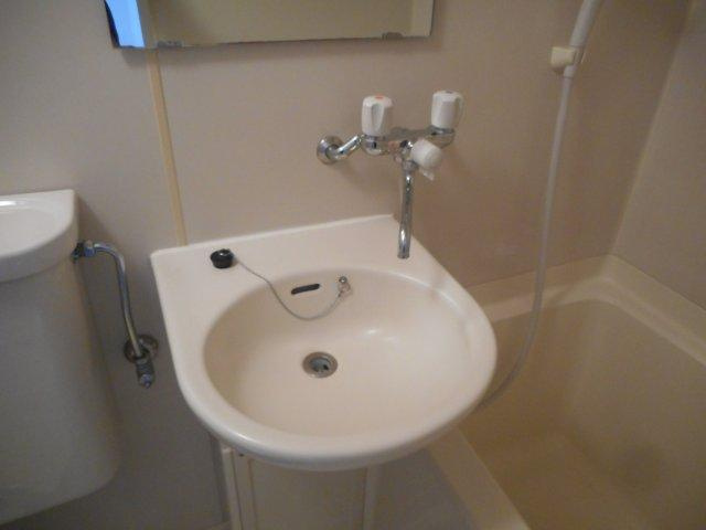 ライオンズマンション西新小岩の洗面所