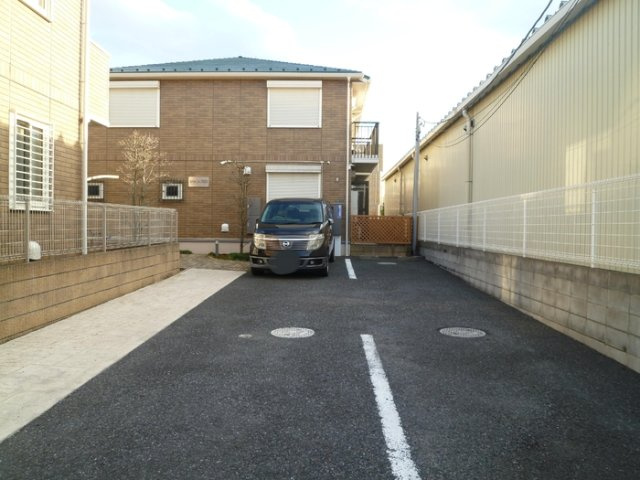 HARRISONS COAT SHIMIZUの駐車場