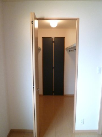 HARRISONS COAT SHIMIZUの収納