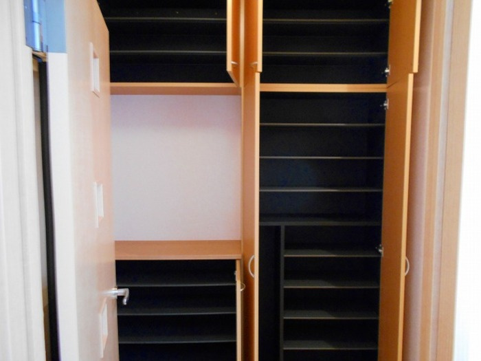 HARRISONS COAT SHIMIZUの収納