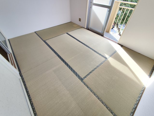 レピュートいりふねの和室