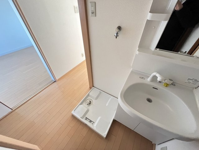 若松レジデンスの洗面所