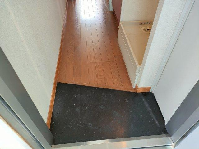リファレンス新小岩の玄関
