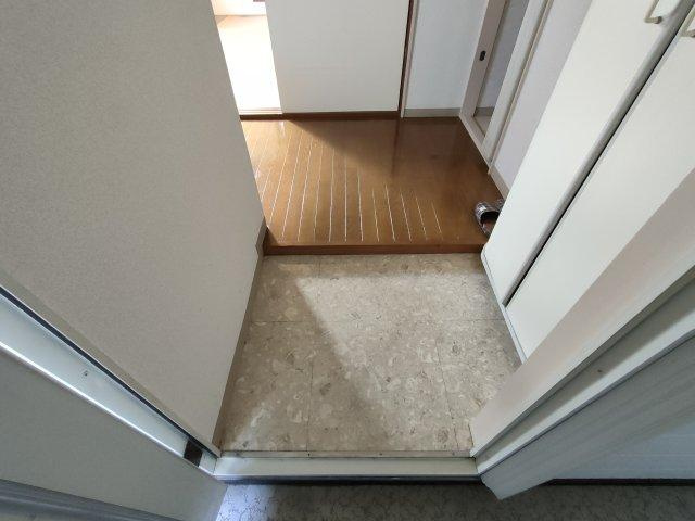 コーポアオイの玄関