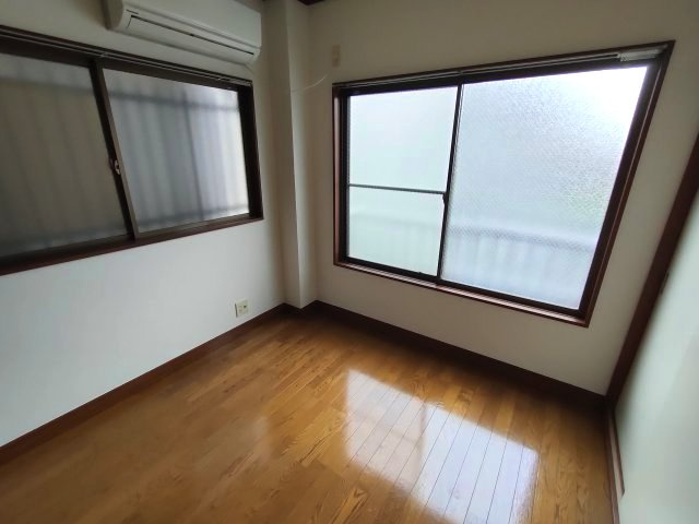 江戸川区松島４丁目の賃貸マンションの洋室