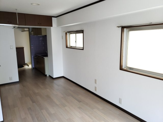 ダイアパレスの居間・リビング