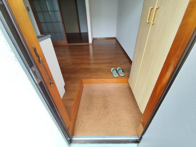 しゅんせいハイツⅡの玄関