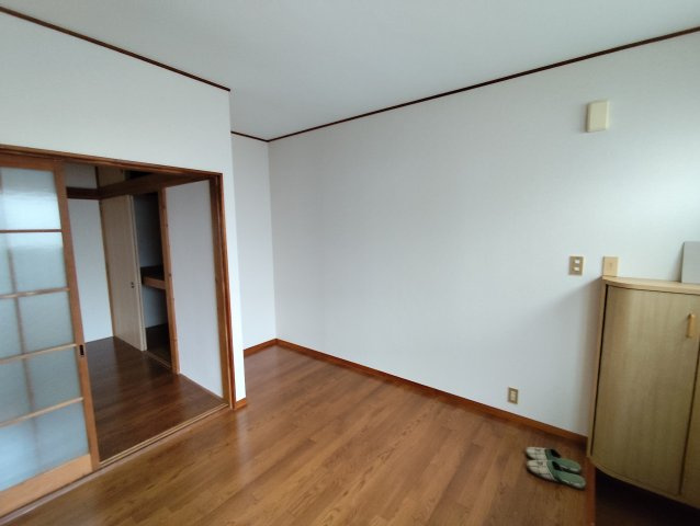 しゅんせいハイツⅡの居間・リビング