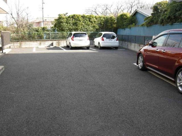 ドリームマツイ１号館の駐車場