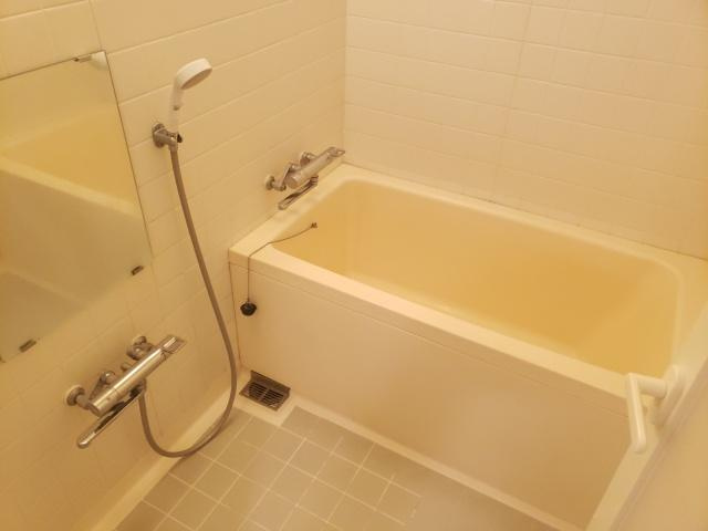 グランドコートA棟の浴室