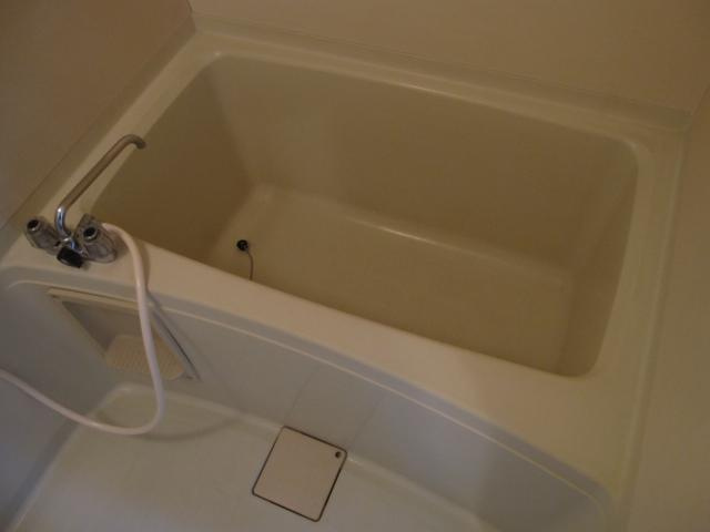 日成ビルの浴室