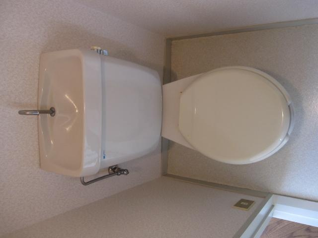 日成ビルのトイレ