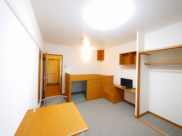 レオパレスバンビーノの寝室|ゆとりの広さです