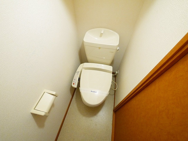 レオパレスバンビーノのトイレ|トイレもきれいです