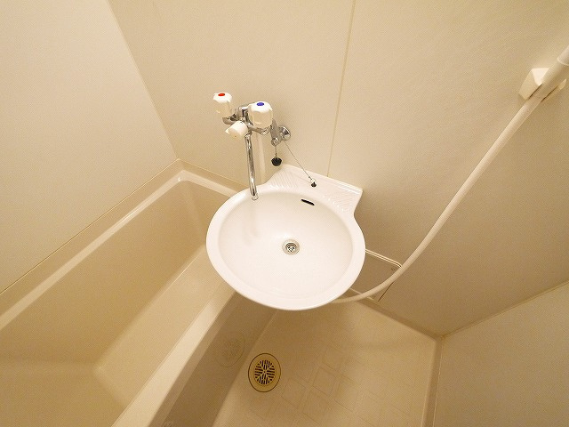 レオパレスバンビーノの設備|洗面台もあります