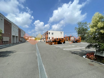 【駐車場】 | レガシィB棟 | 駐車場があるので、車を買う予定の方も安心です