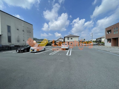 【駐車場】 | レガシィB棟 | 駐車場に車を止められます