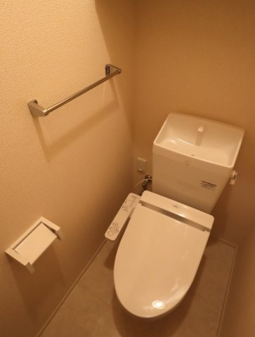 グランツのトイレ|落ち着いた色調のトイレです