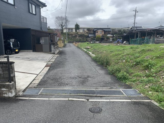 前面道路（南側から）