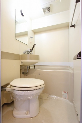 FORWEST宇品のトイレ|落ち着いた色調のトイレです