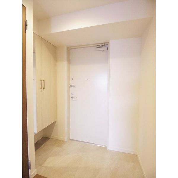 ロータス本陣通の玄関