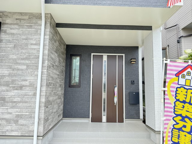 松戸市西馬橋５丁目新築戸建【旭町小学校：2分】のエントランス|エントランス・玄関ポーチ