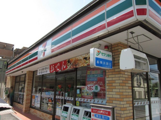 セブン-イレブン 横浜緑園１丁目店まで850