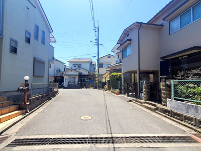【前面道路含む現地写真】 | □■招提南町一丁目　売土地■□ | 前面道路は広々とした幅員約6.3ｍ♪