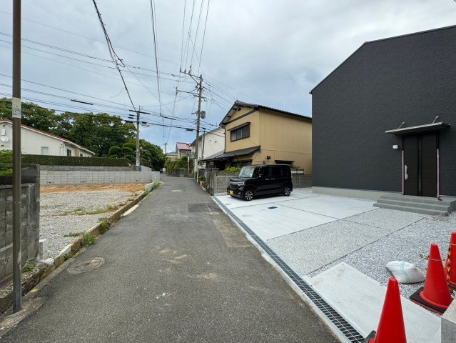 SUN COURT－サンコート－小倉南区湯川新町4丁目　【小倉南区　新築戸建て】の前面道路含む現地写真|交通量も少なく駐車しやすいです♪【小倉南区　新築戸建て】