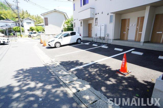 サンコートの駐車場