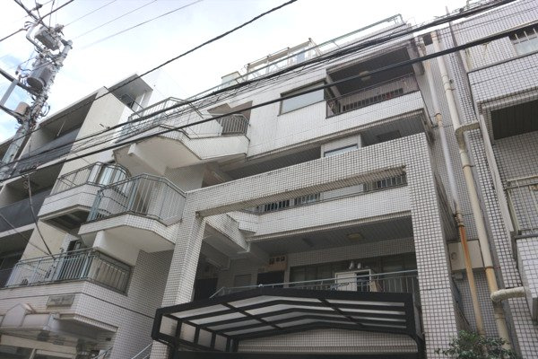 セントラル西新宿の外観