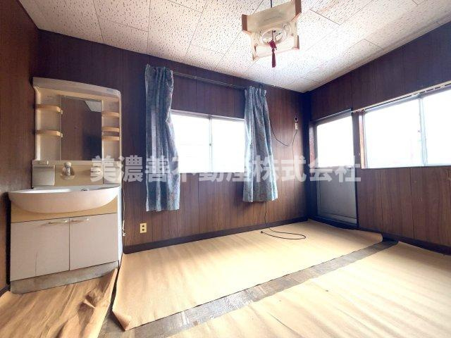 ６３１２３　羽島郡笠松町田代中古戸建ての内装