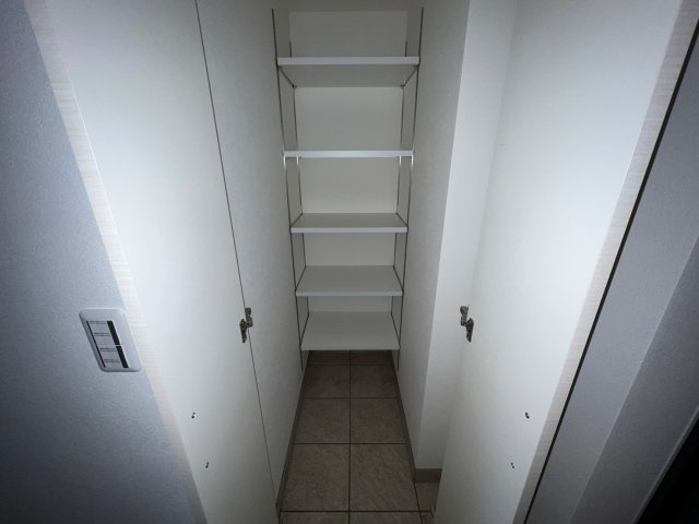 ウエンズ玉造フロントの収納