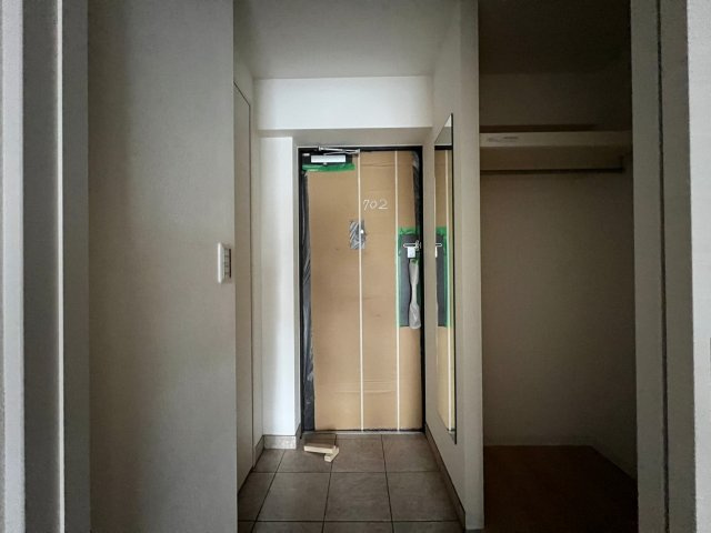 ウエンズ玉造フロントの玄関
