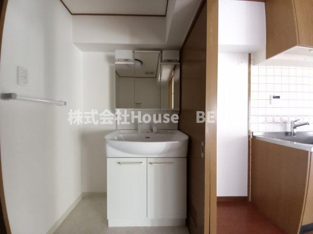 メゾンドカスカード六甲の独立洗面台