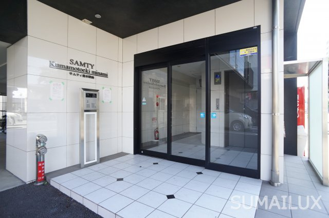 熊本市西区二本木３丁目の賃貸マンションのエントランス