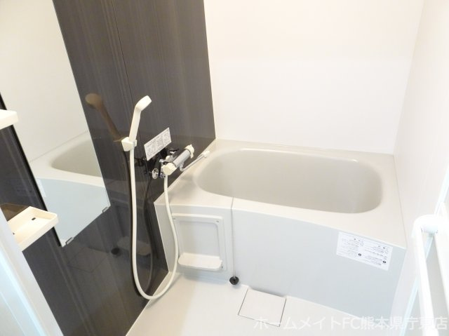 熊本市中央区出水１丁目の賃貸マンションの浴室