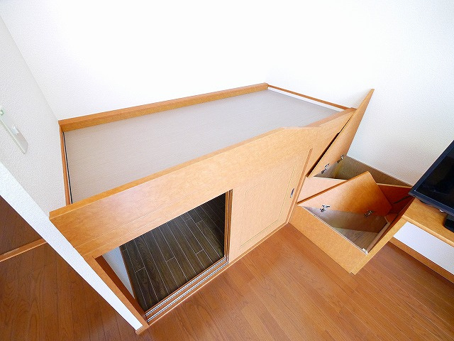 レオパレスアスカの寝室|落ち着いた色調の寝室です