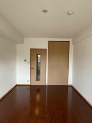 【洋室】 | フリーデンス南天神 | 別号室の写真になります。現況優先。