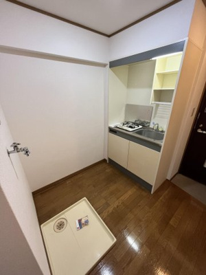 【キッチン】 | グロリアス | 別号室の写真になります。現況優先。