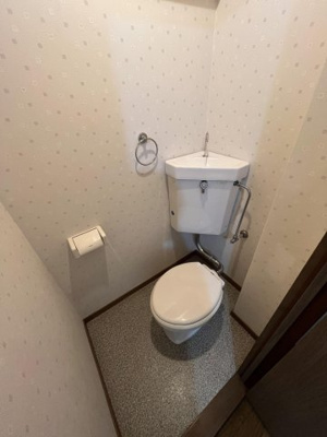 【トイレ】 | グロリアス | 別号室の写真になります。現況優先。
