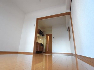 【居間・リビング】 | SUN-NESTPIA箱崎駅前 | 別号室の写真になります。現況優先。